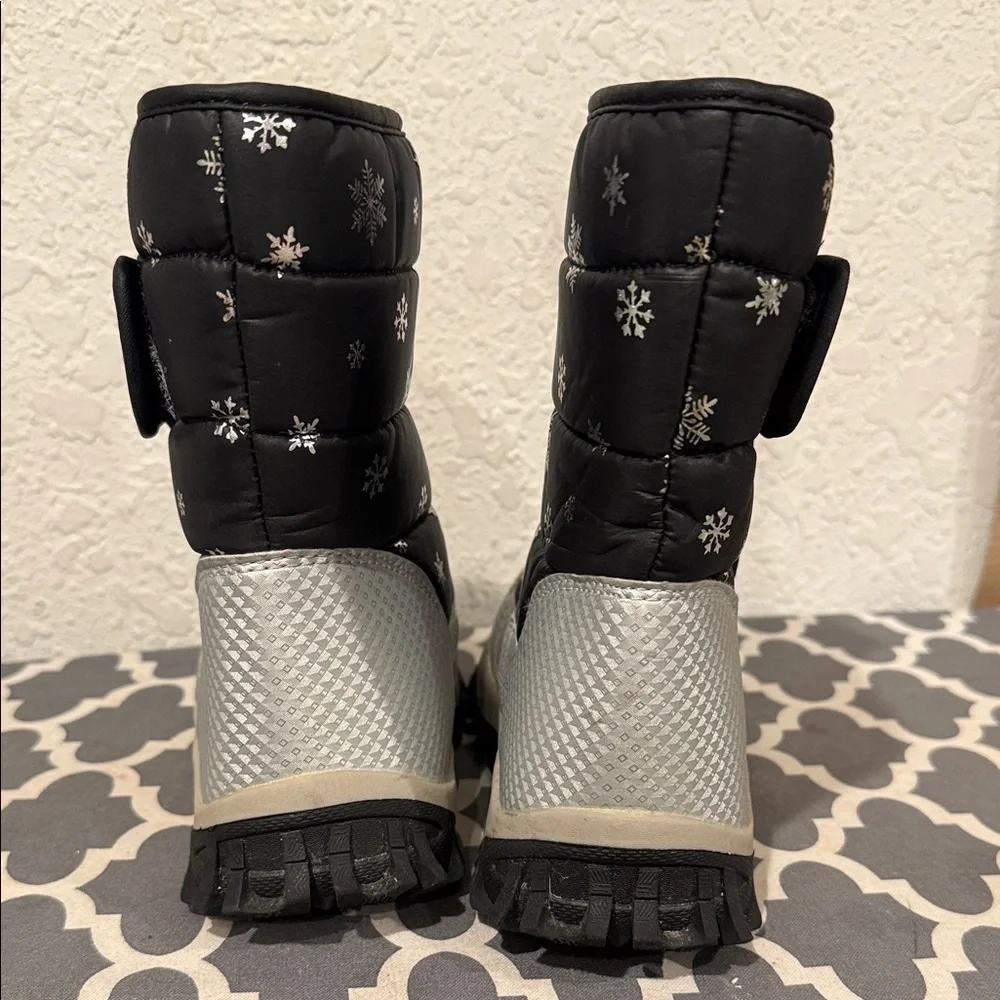 Kids Coga Snow Boots - Black and White Size 1.5